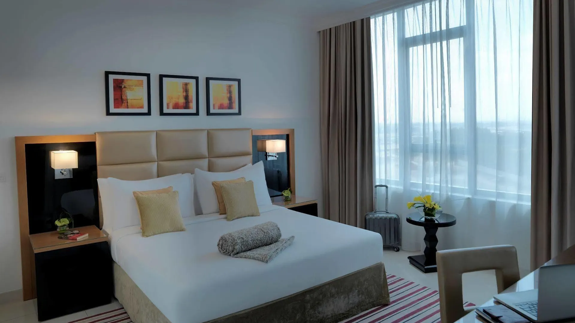 Damac Maison De Ville Breeze Dubai Aparthotel