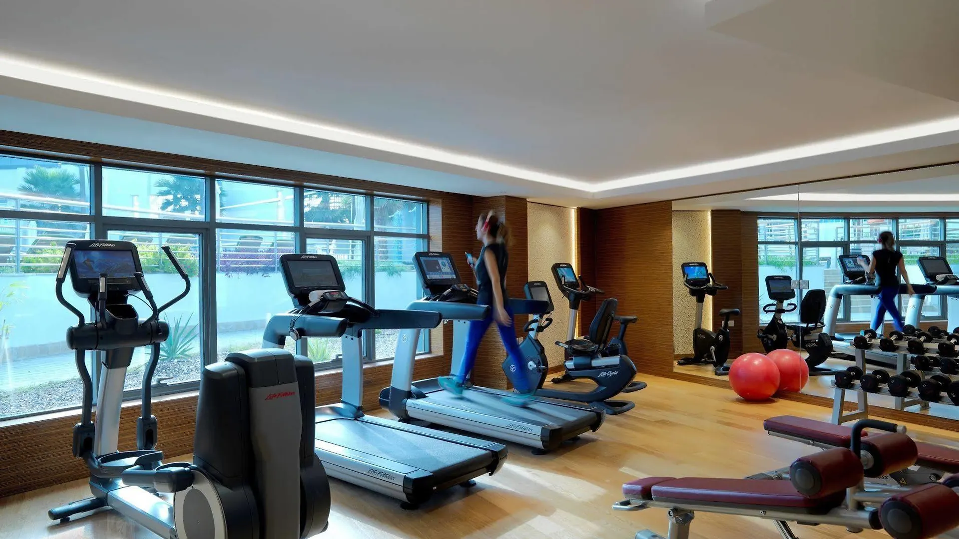 Damac Maison De Ville Breeze Dubai 2*,